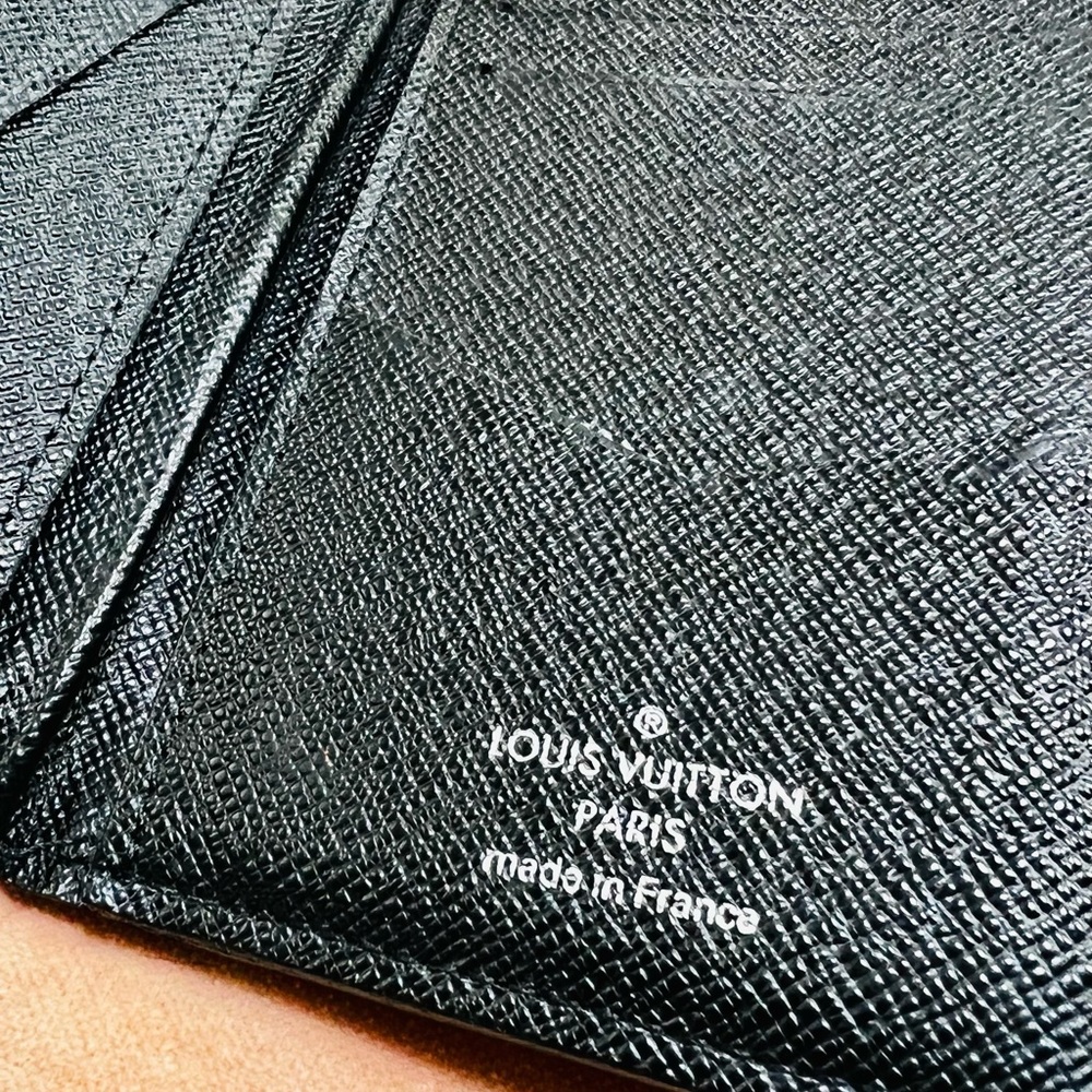 Authentic LV men’s card holder wallet